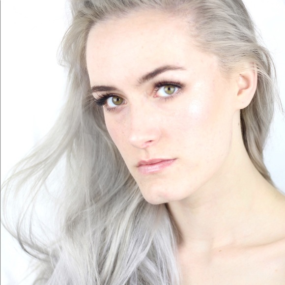 Meet your Posher, Kat - Picture 2 of 3